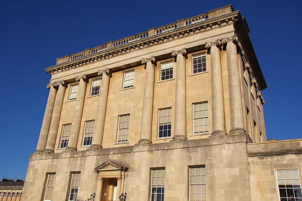 No. 1 Royal Crescent and the crescent