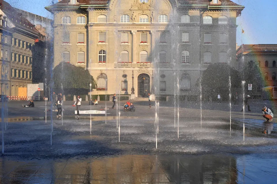 Bundesplatz and Parliament exterior