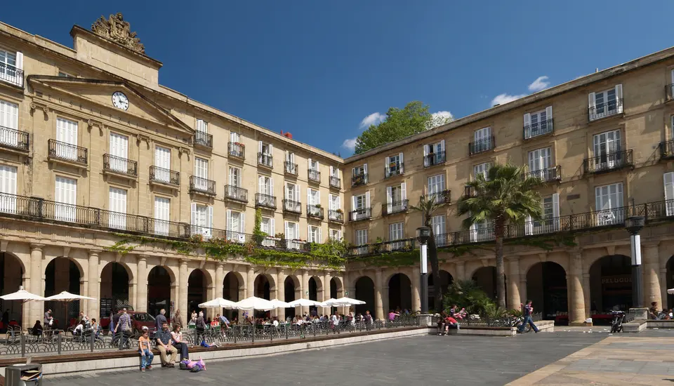 Plaza Nueva and the old-town lanes