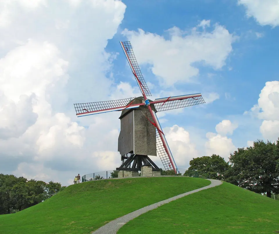 Sint-Janshuismolen and the ramparts