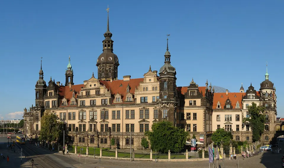 Royal Palace and selected collections