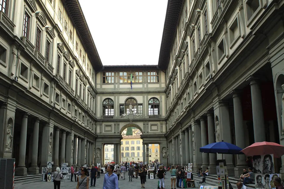 The Uffizi, Santa Croce and the Arno