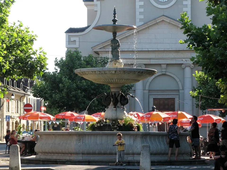 Carouge old town around Sainte-Croix