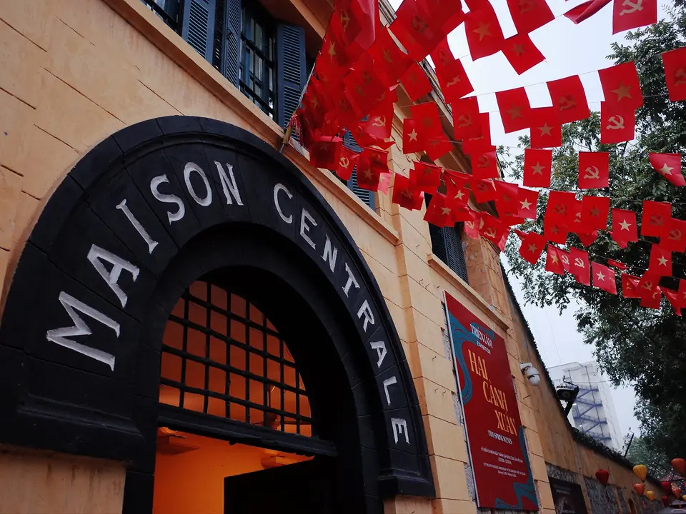 Hỏa Lò Prison