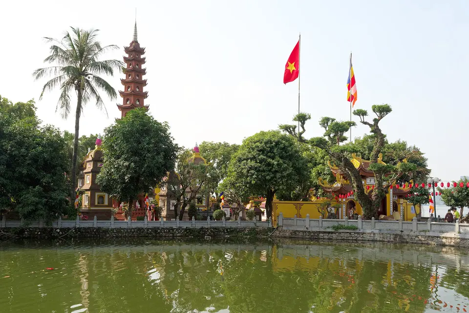 Trấn Quốc Pagoda