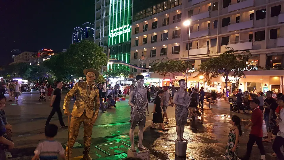 Nguyen Hue walking street