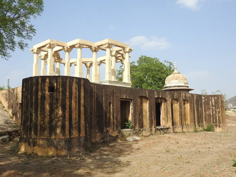 Cenotaphs of Gaitore