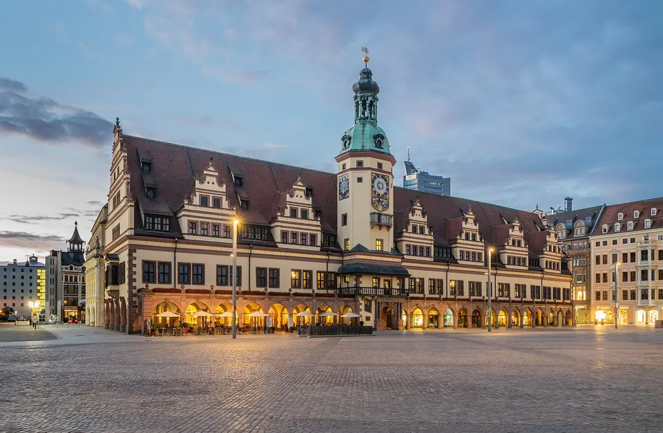 Old Town Hall: city-history collection