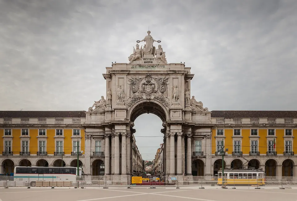 Praça do Comércio and Rua Augusta Arch