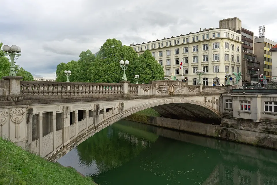 Dragon Bridge