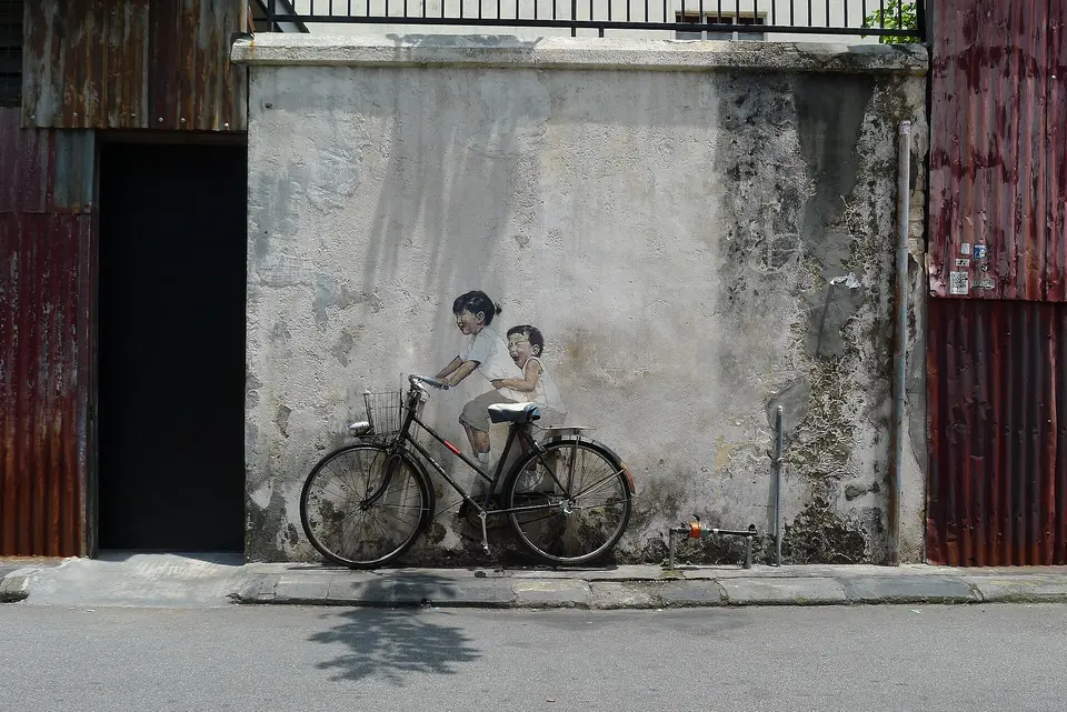 Armenian Street and the street art