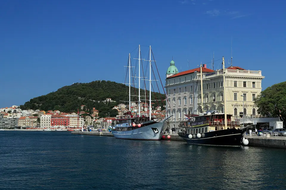 Marjan hill